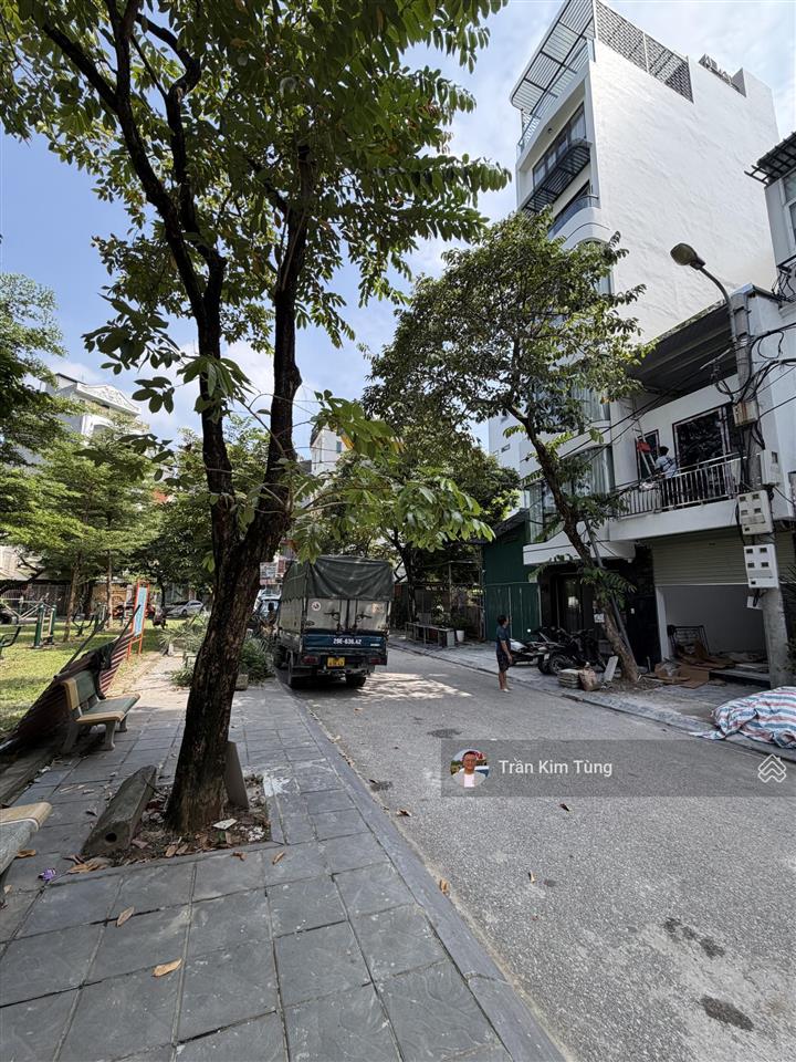 Bán nhà ngõ 57 cổ linh, view vườn hoa, đường ô tô kinh doanh, vỉa hè, 40m2 x 7 tầng thang máy