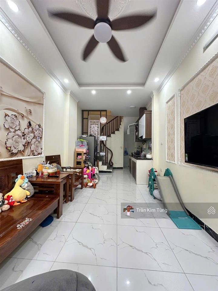 Bán nhà bát khối  đông dư  giáp hải, 4 tầng full nội thất ngõ nông chỉ hơn 4 tỷ.