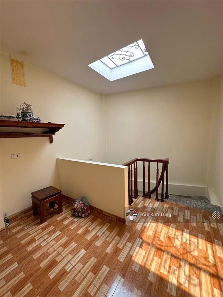 Bán nhà bát khối  đông dư  giáp hải, 4 tầng full nội thất ngõ nông chỉ hơn 4 tỷ.