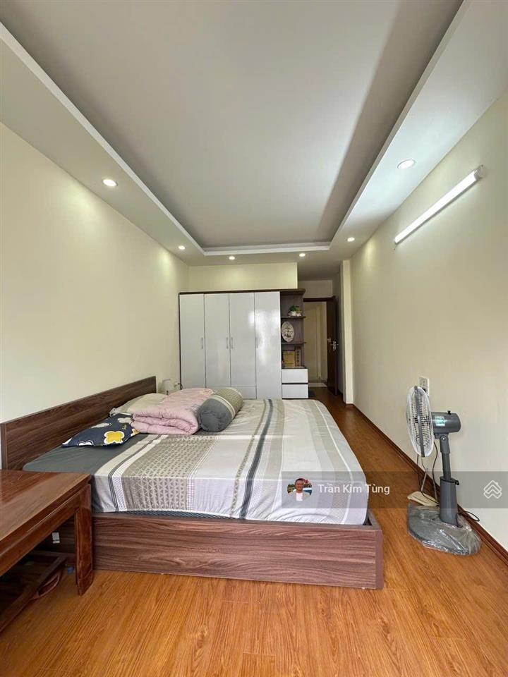 Bán nhà bát khối  đông dư  giáp hải, 4 tầng full nội thất ngõ nông chỉ hơn 4 tỷ.