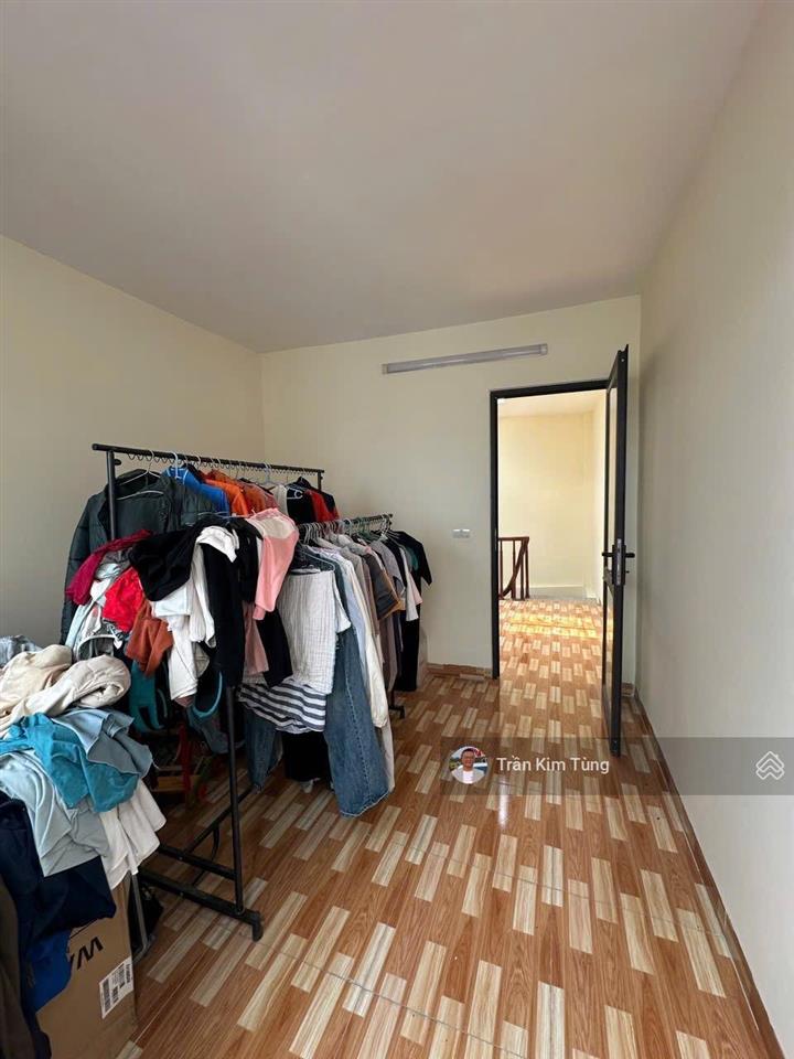 Bán nhà bát khối  đông dư  giáp hải, 4 tầng full nội thất ngõ nông chỉ hơn 4 tỷ.