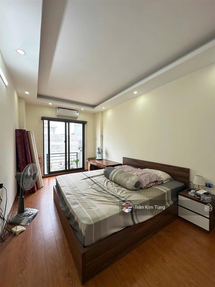 Bán nhà bát khối  đông dư  giáp hải, 4 tầng full nội thất ngõ nông chỉ hơn 4 tỷ.