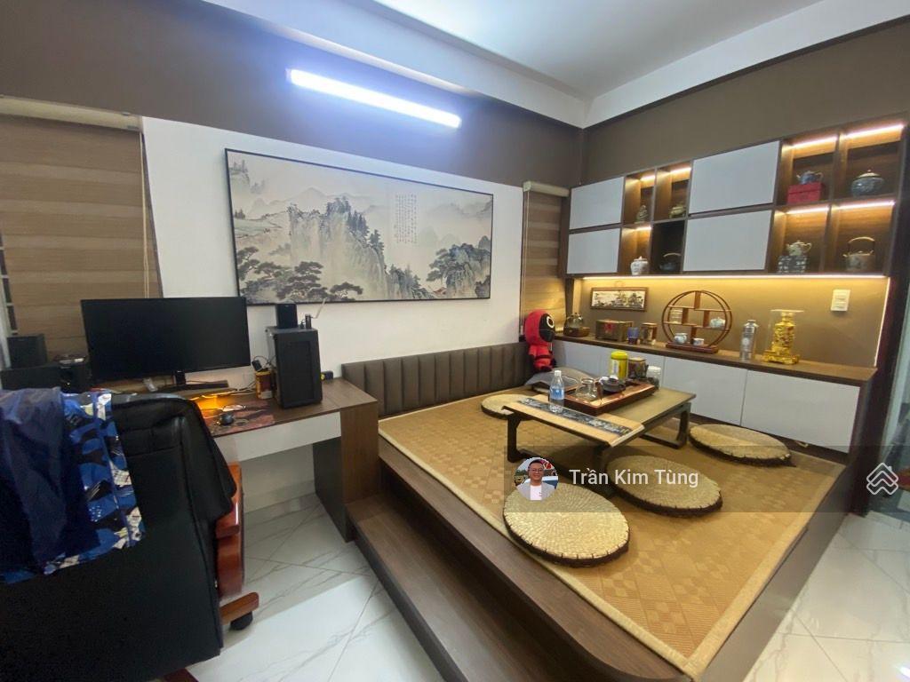 Bán nhà thạch bàn, gần aeon long biên, 30m2 x 5.5 tầng 2 mặt thoáng, ngay sát trường, sát chợ