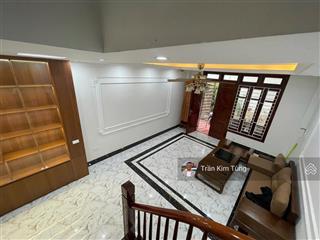 Bán nhà 5.5 tầng ngõ 195 vũ xuân thiều, full nội thất, 2 mặt thoáng, ngõ rộng, ô tô đỗ sát cổng.