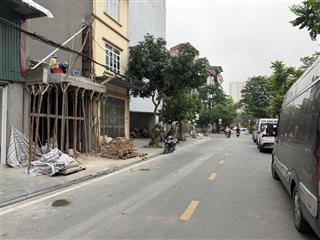 Bán nhà phố cổ linh 40m2 7 tầng thang máy, đường vỉa hè, ôtô tránh đối diện trường học, kinh doanh