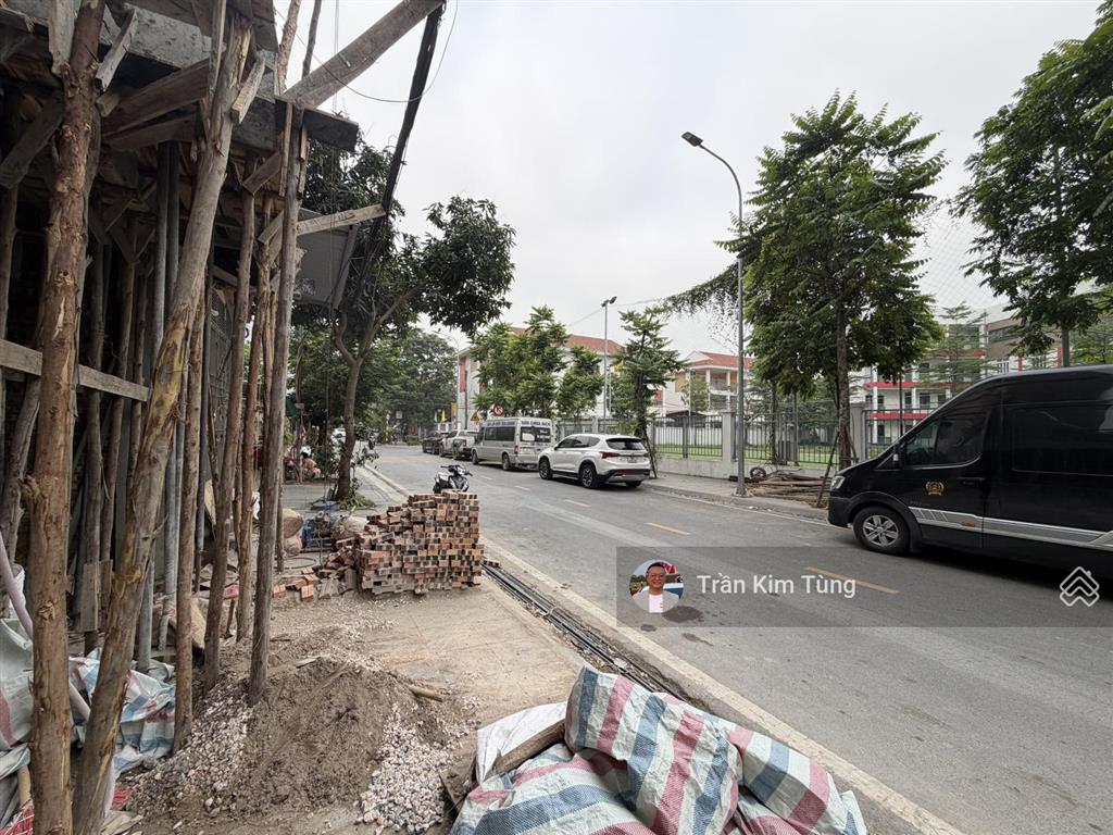 Bán nhà phố cổ linh 40m2 7 tầng thang máy, đường vỉa hè, ô tô tránh đối diện trường học, kinh doanh