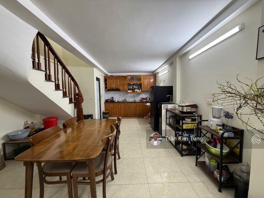 Bán nhà thạch bàn  long biên, 47m x 5 tầng dân xây, đường ô tô tránh, kinh doanh.