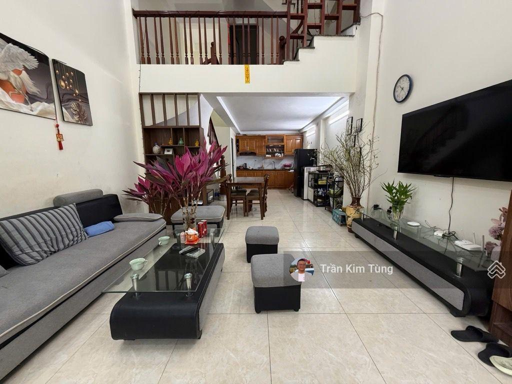 Bán nhà thạch bàn  long biên, 47m x 5 tầng dân xây, đường ô tô tránh, kinh doanh.