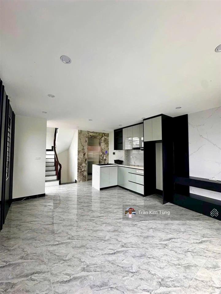 Bán nhà 40m2 mặt ngõ đàm quang trung chân cầu vĩnh tuy ô tô ra vào