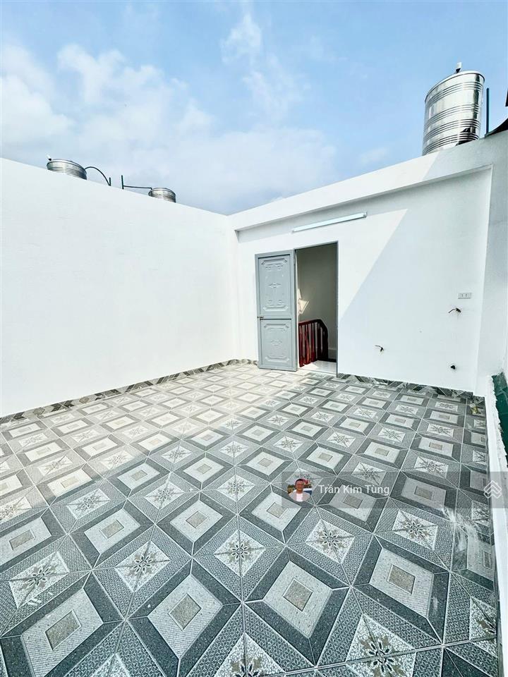 Bán nhà 30m2 x 5tầng ngõ 227 thạch bàn, ngay ngã tư cổ linh  thạch bàn