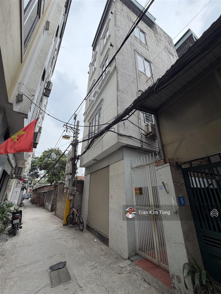 Bán nhà thạch bàn  cổ linh, lô góc 30m x 5 tầng  ngõ thông 2 đầu đường ô tô tránh.