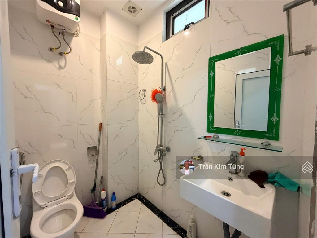 Bán nhà thạch bàn  cổ linh, lô góc 30m x 5 tầng  ngõ thông 2 đầu đường ô tô tránh.