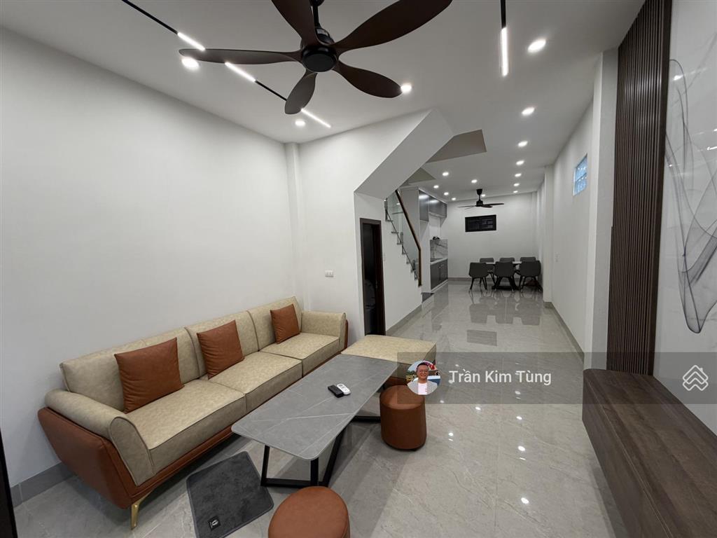 Bán nhà sài đồng full nội thất  ngay gần hồ, ngõ nông  ô tô tránh cạnh nhà