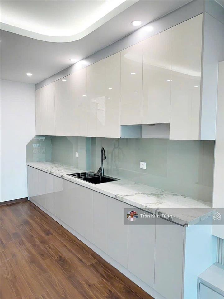 Bán nhà cổ linh đối diện aeon long biên, 42m² 6 tầng, lô góc, thang máy ô tô vào.