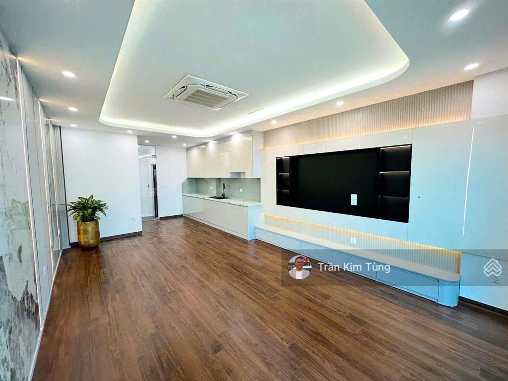 Bán nhà cổ linh đối diện aeon long biên, 42m² 6 tầng, lô góc, thang máy ô tô vào.