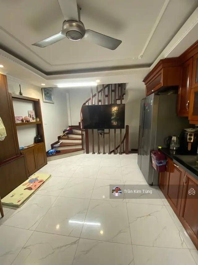 Bán nhà long biên  thạch bàn, 33m2 x 6 tầng, ngõ ô tô 7 chỗ ra vào, ô tô cất trong nhà