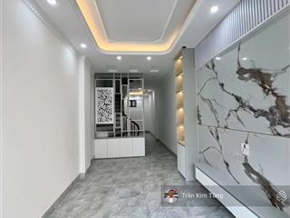 Bán nhà long biên 5 tầng  ngõ nông sát đường ô tô tránh kinh doanh  giá 6.x tỷ (có thương lượng)
