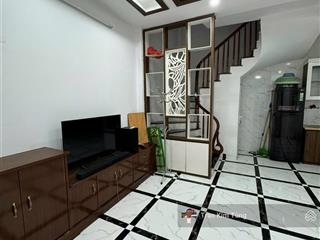 Chỉ 5.x tỷ, nhà thạch bàn  cổ linh ngay gần đường ô tô tránh dừng đỗ ngày đêm.