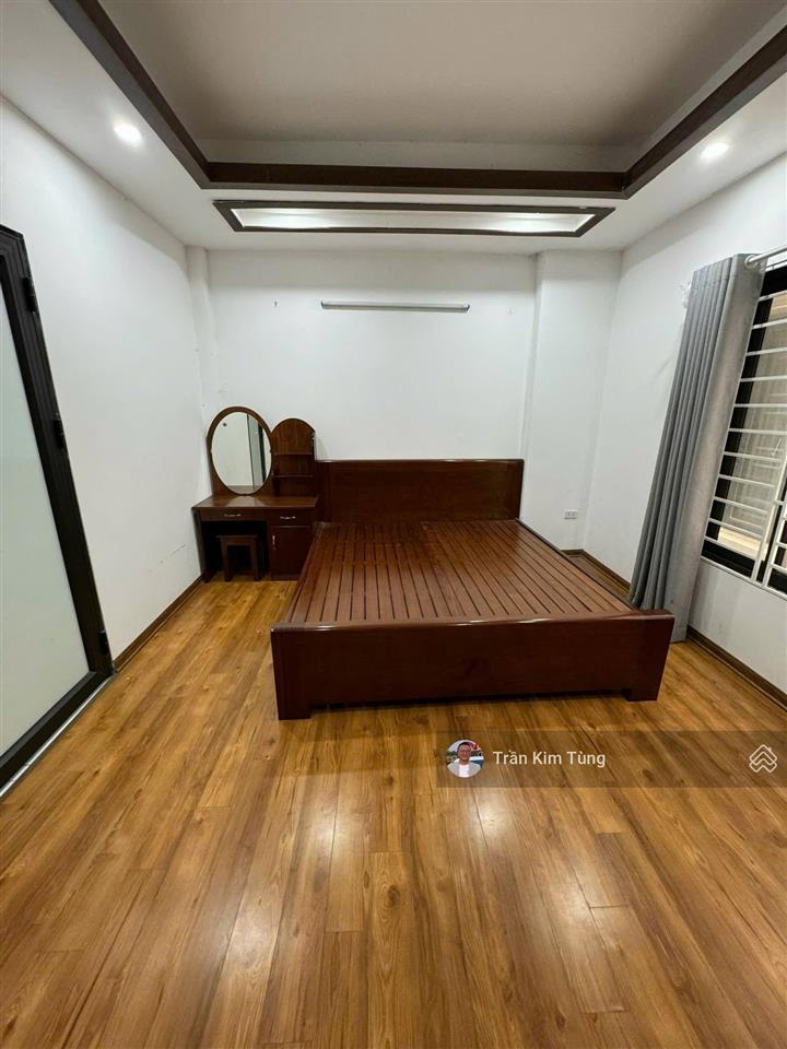 Chỉ 5.x tỷ, nhà thạch bàn  cổ linh ngay gần đường ô tô tránh dừng đỗ ngày đêm.