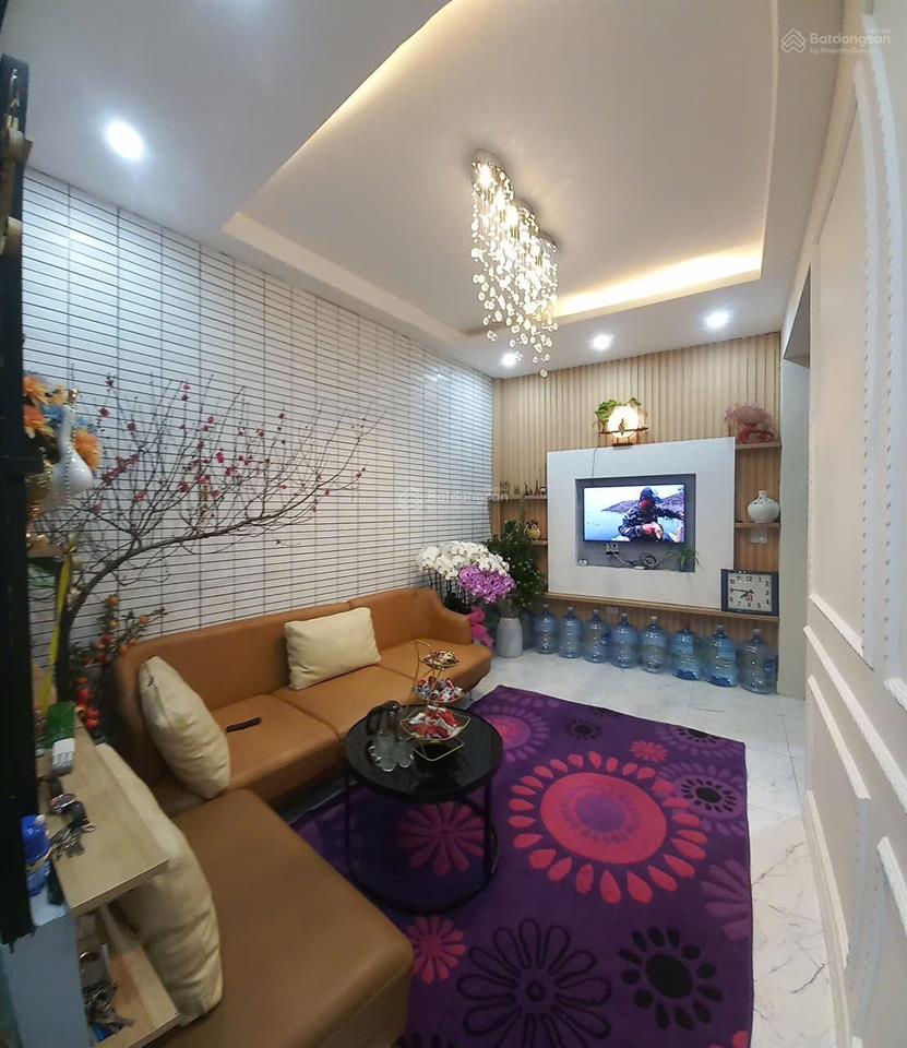 Bán nhà 4 tầng 1 tum 3 phòng ngủ, ngõ 219 bồ đề, ngay đường hồng tiến, gần cầu chương dương