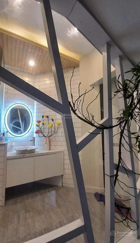 Bán nhà 4 tầng 1 tum 3 phòng ngủ, ngõ 219 bồ đề, ngay đường hồng tiến, gần cầu chương dương