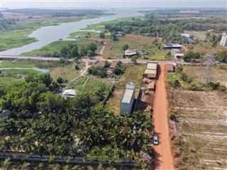 Lô đất 15m ngang minh hòa dầu tiếng 1 sẹc đt744 sắp lên nhựa