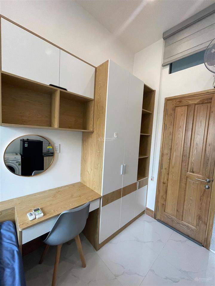 Chính chủ cho thuê chdv lê quang định lầu 4 2 cửa sổ thoáng mát cao cấp  full nội thất vip