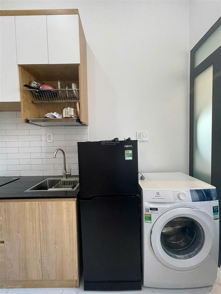 Chính chủ cho thuê chdv lê quang định lầu 4 2 cửa sổ thoáng mát cao cấp  full nội thất vip