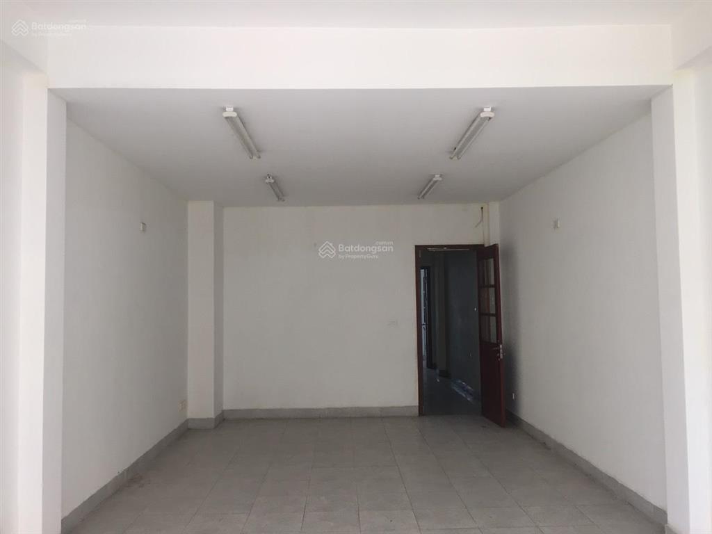 Cho thuê nhà mặt phố 28 ngô thì nhậm, hai bà trưng diện tích 90m x 4 tầng, có thang máy