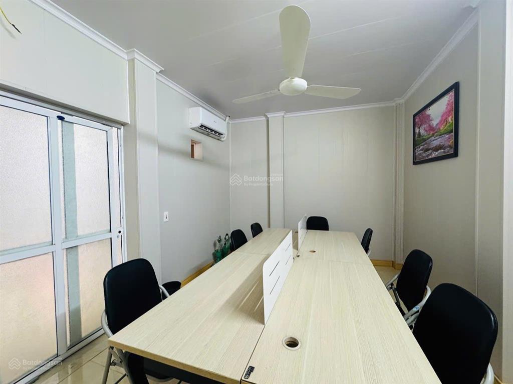 Cho thuê nhà riêng phố nguyễn du chân biệt thự tầng 1 riêng biệt, diện tích sử dụng 140m2