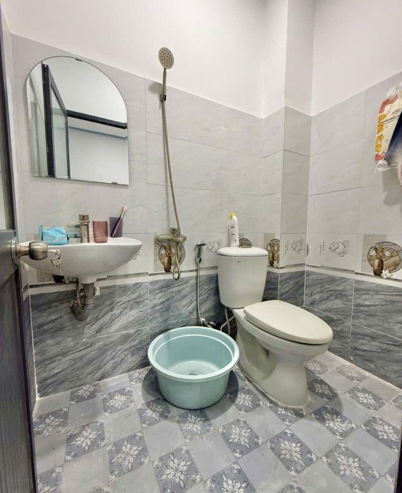 Nhà mới hẻm ô tô thông, gần UB Quận Tân Phú, 3.95 tỷ