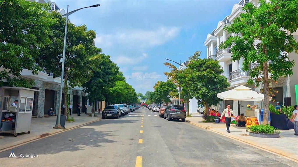 Bán nhà mặt phố tại bcons city life, 3,5 tỷ, 70m2, view đẹp, gần công viên