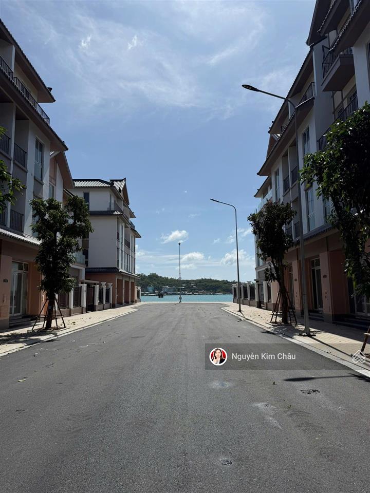 Rẻ hủy diệt nt9 vinhomes pearlbay nha trang 3tầng gần biển, đường 15m, chỉ 13.5 tỷ 63m2 mát cả ngày