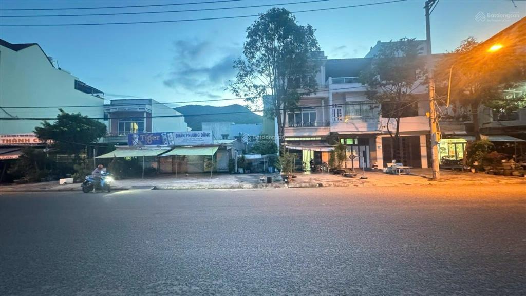 Cần bán nhanh lô đất 2 mặt tiền ngay tại vị trí xuân sơn, vạn ninh chỉ 9tr/m2