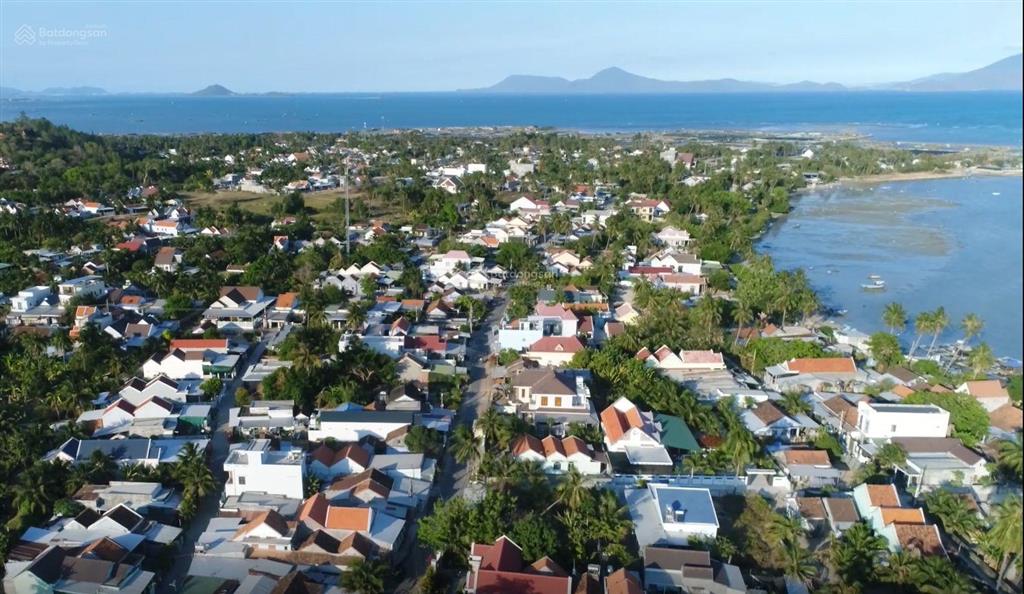 Cần bán nhanh lô đất 2 mặt tiền ngay tại vị trí xuân sơn, vạn ninh chỉ 9tr/m2