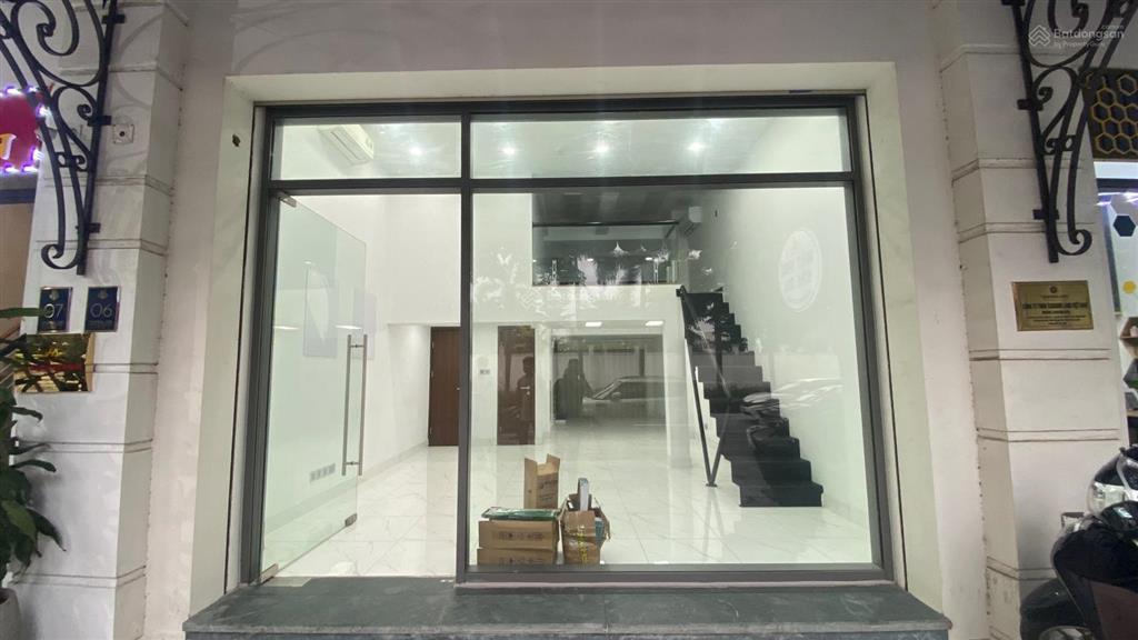 Cho thuê tầng 1 căn 75m2 phù hợp làm văn phòng, showroom, cửa hàng