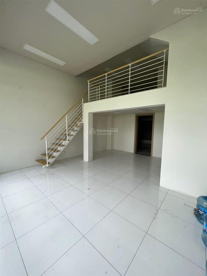 Cho thuê tầng 1 căn 75m2 phù hợp làm văn phòng, showroom, cửa hàng