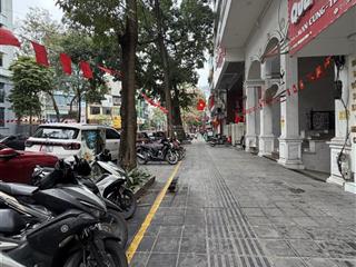 Toà building mp lê đại hành, sát vincom bà triệu 325m2 x 11 tầng  mt 12,5m  dòng tiền 700tr/th.