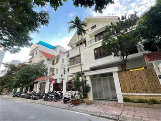 Bán bt kđt yên hoà, trần kim xuyến. gần vườn hoa  công viên, gần trục đường chính, 155m2, 4 tầng