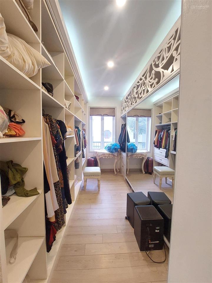 Bán biệt thự kđt dịch vọng đường thành thái  cầu giấy, vỉa hè, an sinh đỉnh, 215m2, 4 tầng, mt 14m