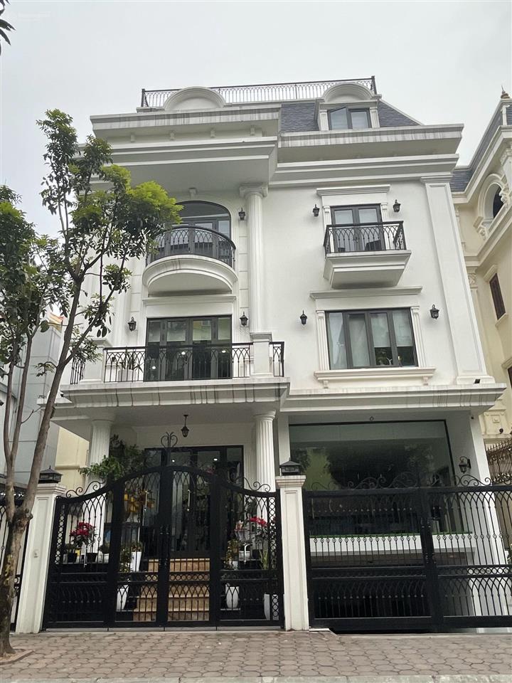 Bán biệt thự kđt dịch vọng đường thành thái  cầu giấy, vỉa hè, an sinh đỉnh, 215m2, 4 tầng, mt 14m