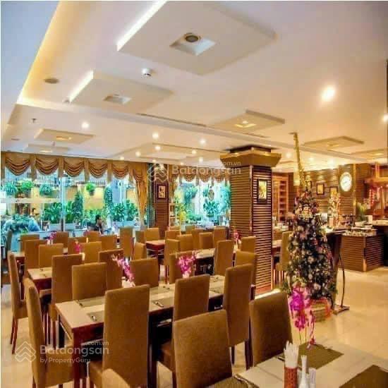 Bán khách sạn 10 tầng mp hàng bè gần hồ hoàn kiếm dt 216m2, mt 8m, dòng tiền ~ 1 tỷ/tháng