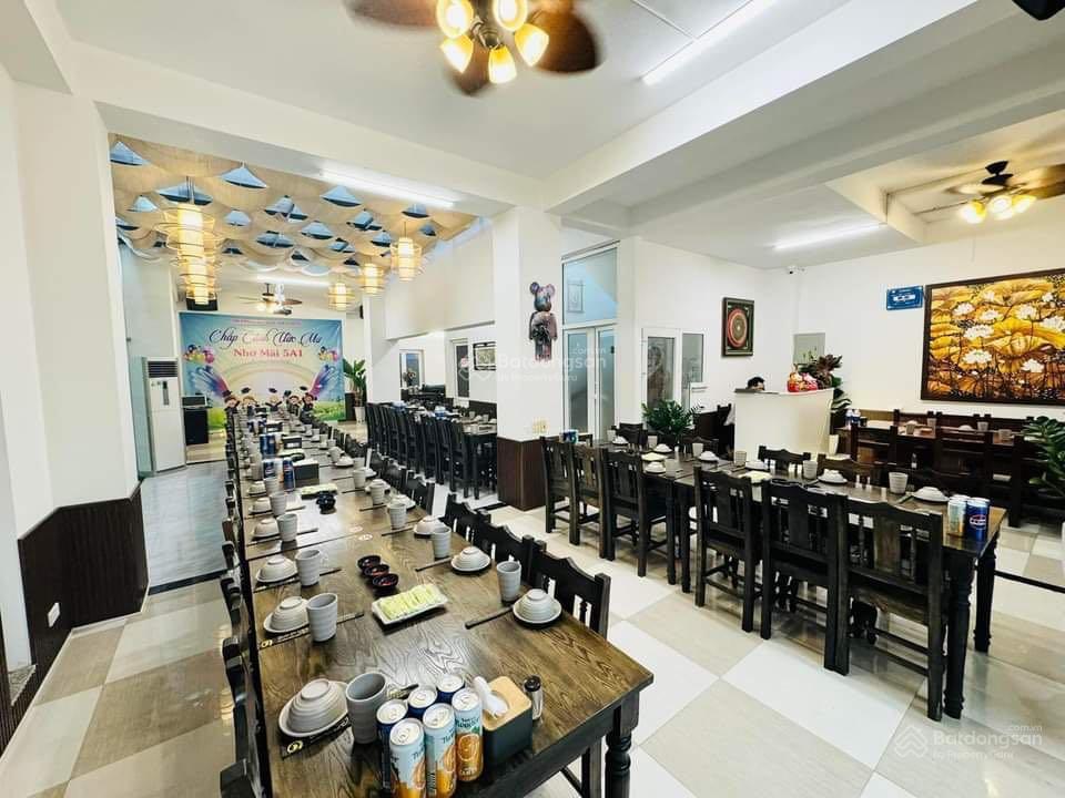 Bán nhà mặt phố văn cao dt 280m2, mt ~ 9m, giá mềm 143 tỷ. vị trí đắc địa gần liễu giai  hồ tây