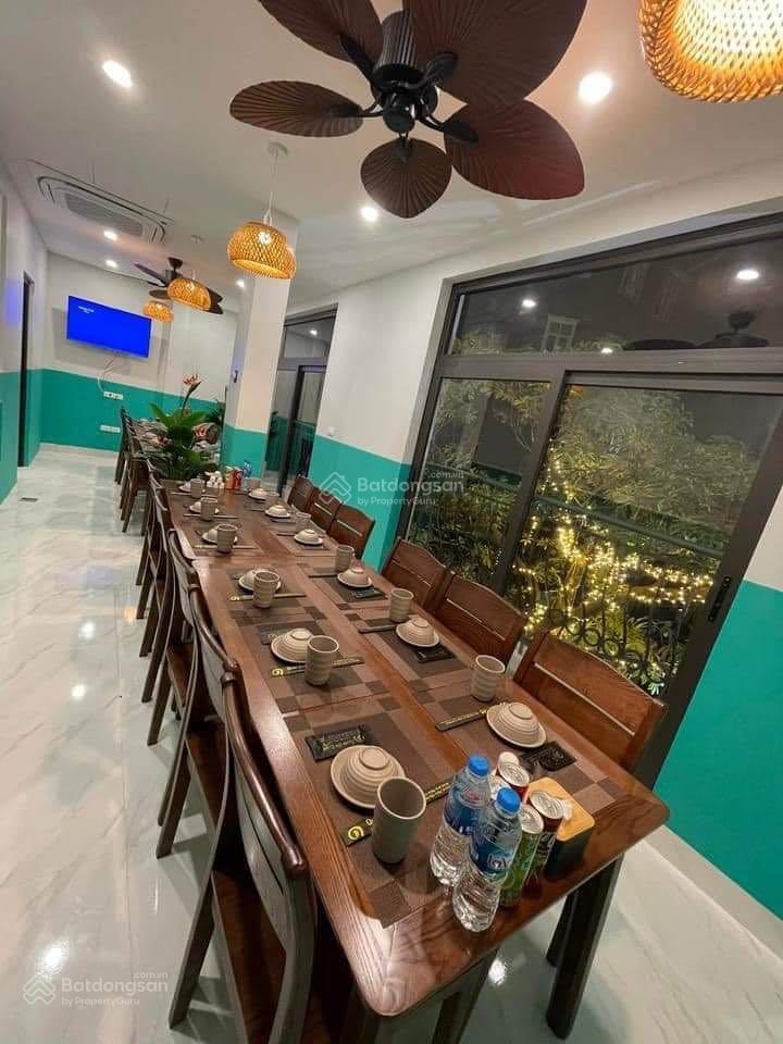 Bán nhà mặt phố văn cao dt 280m2, mt ~ 9m, giá mềm 143 tỷ. vị trí đắc địa gần liễu giai  hồ tây