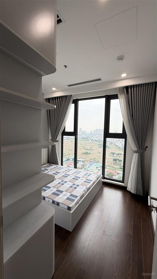 Cho thuê căn góc 2 ngủ cộng tầng trung tòa b masteri west heights