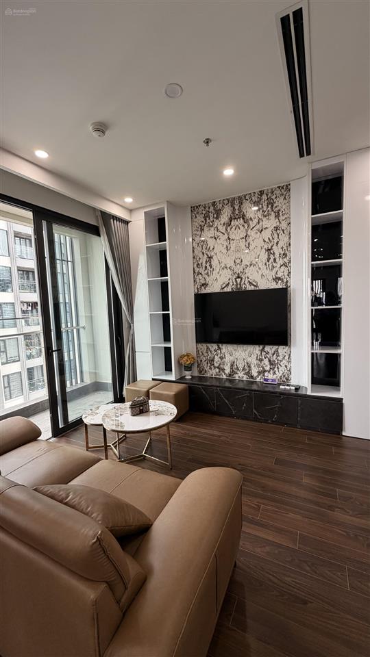 Cho thuê căn góc 2 ngủ cộng tầng trung tòa b masteri west heights