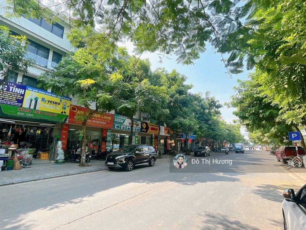 Trục chính khu c geleximco  kinh doanh  nhà hoàn thiện thang máy  giá rẻ.  ngay 0961 628 ***