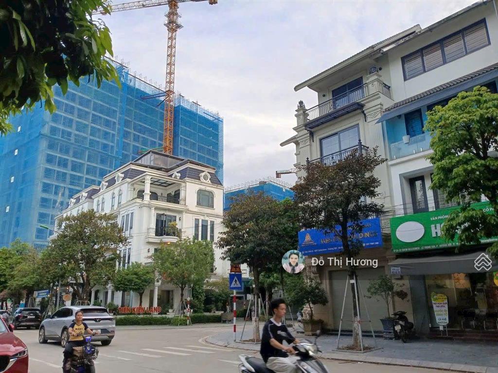 Trục chính khu c geleximco  kinh doanh  nhà hoàn thiện thang máy  giá rẻ.  ngay 0961 628 ***