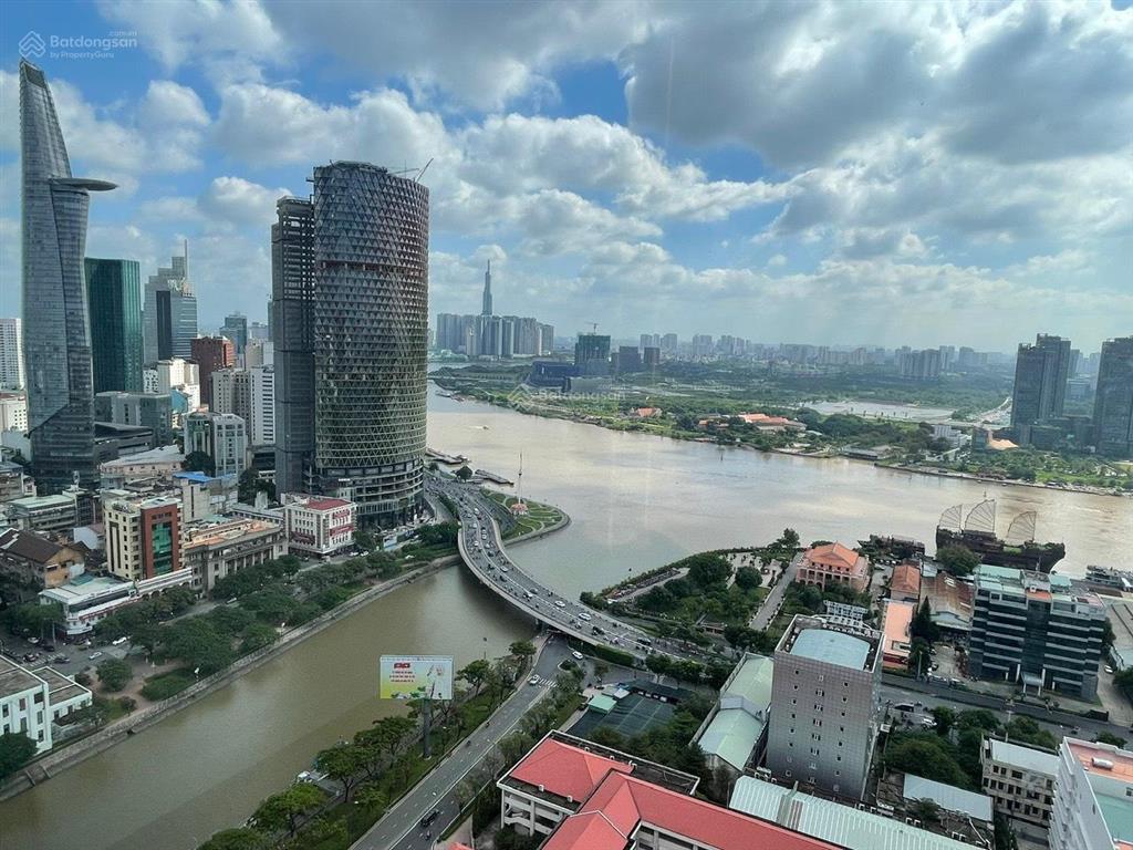 Bán căn 4pn saigon royal quận 4  căn góc view bitexco pháo hoa + trung tâm tài chính thủ thiêm
