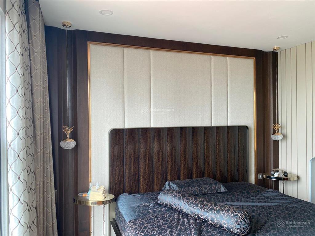 Bán căn 4pn saigon royal quận 4  căn góc view bitexco pháo hoa + trung tâm tài chính thủ thiêm